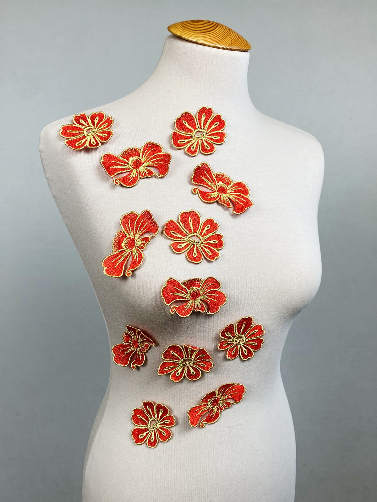 F28 Комплект цветов F28 - пришивные аппликации — изображение 1